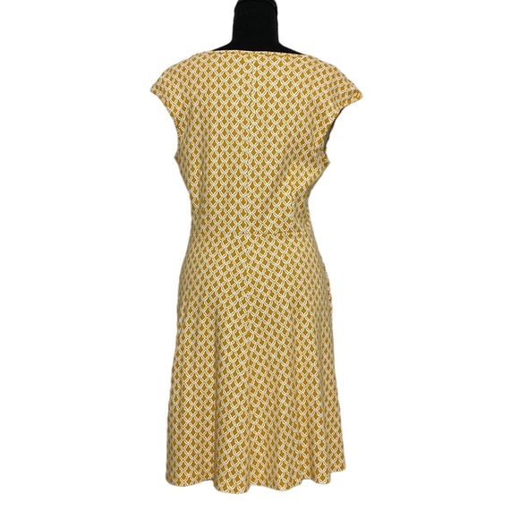 🌷New York & Company Yellow Pattern Sleeveless Fit & Flare Dress M - Picture 2 of 10